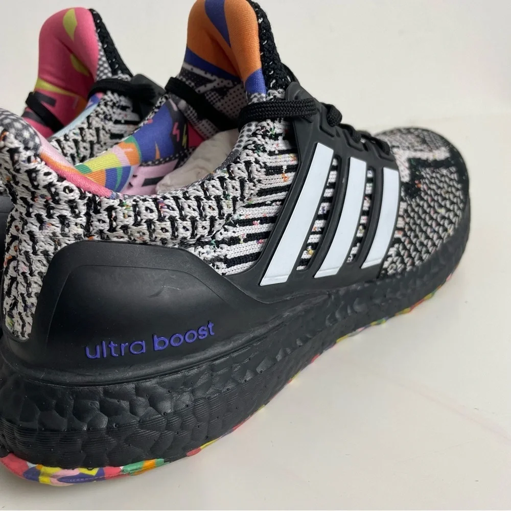 ADIDAS Ultraboost 5.0 DNA LOVE UNITES PRIDE Running Shoes Mens 5.5 Black Unisex